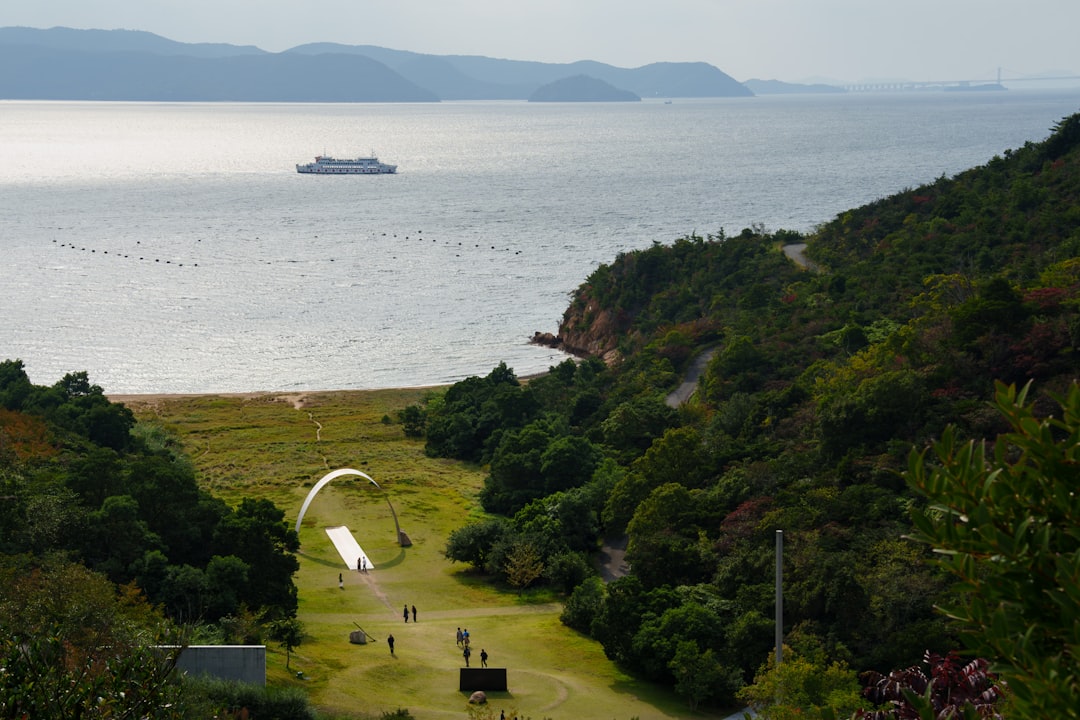 Descubre Naoshima: la isla del arte contemporáneo en Japón - Naoshima | Secret World Trip Planner