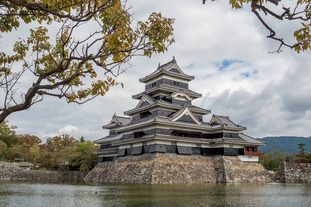 Château de Matsumoto : Un Trésor Historique au Cœur du Japon — Matsumoto