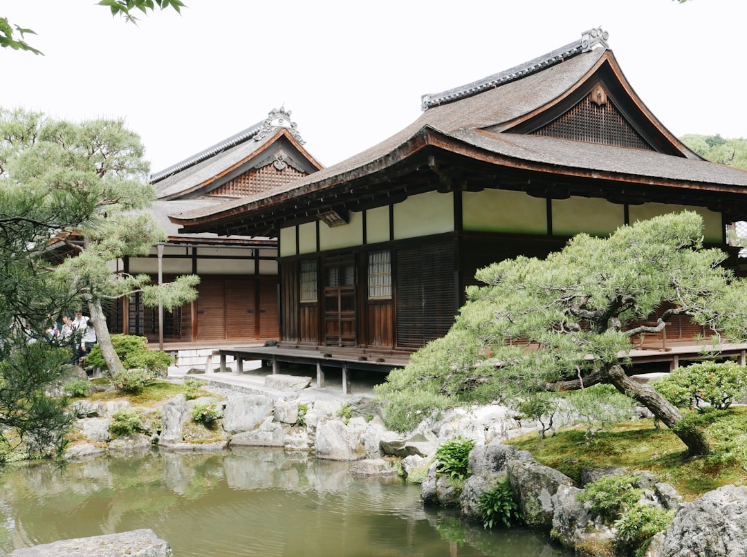 교토의 은사원, 긴카쿠지 탐방하기 - Kyoto | Secret World Trip Planner