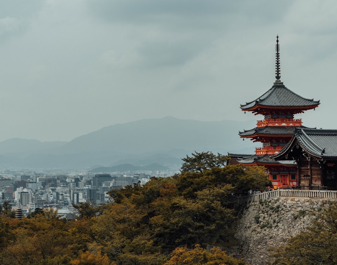 Kiyomizu-dera: Der Tempel des reinen Wassers in Kyoto - Kyoto | Secret World Trip Planner