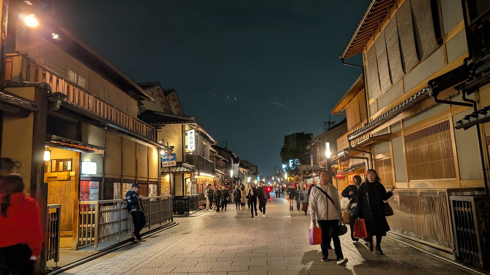 기온 지구 발견하기: 교토의 문화적 중심지 - Kyoto | Secret World Trip Planner