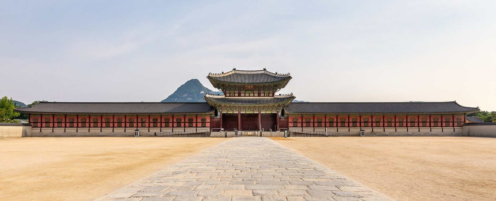 Discover Gyeongbokgung Palace: History and Beauty of Seoul - Jongno District | Secret World Trip Planner