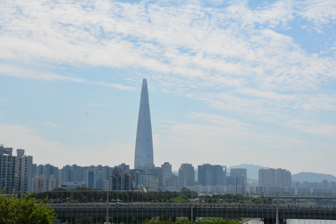 ソウルのシンボル、ロッテワールドタワーを発見しよう - Songpa District | Secret World Trip Planner