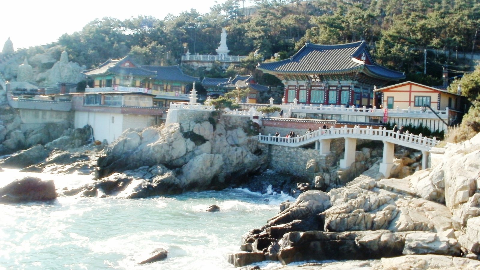 Descubre el Templo Haedong Yonggungsa en Busan: una joya cultural - Gijang | Secret World Trip Planner