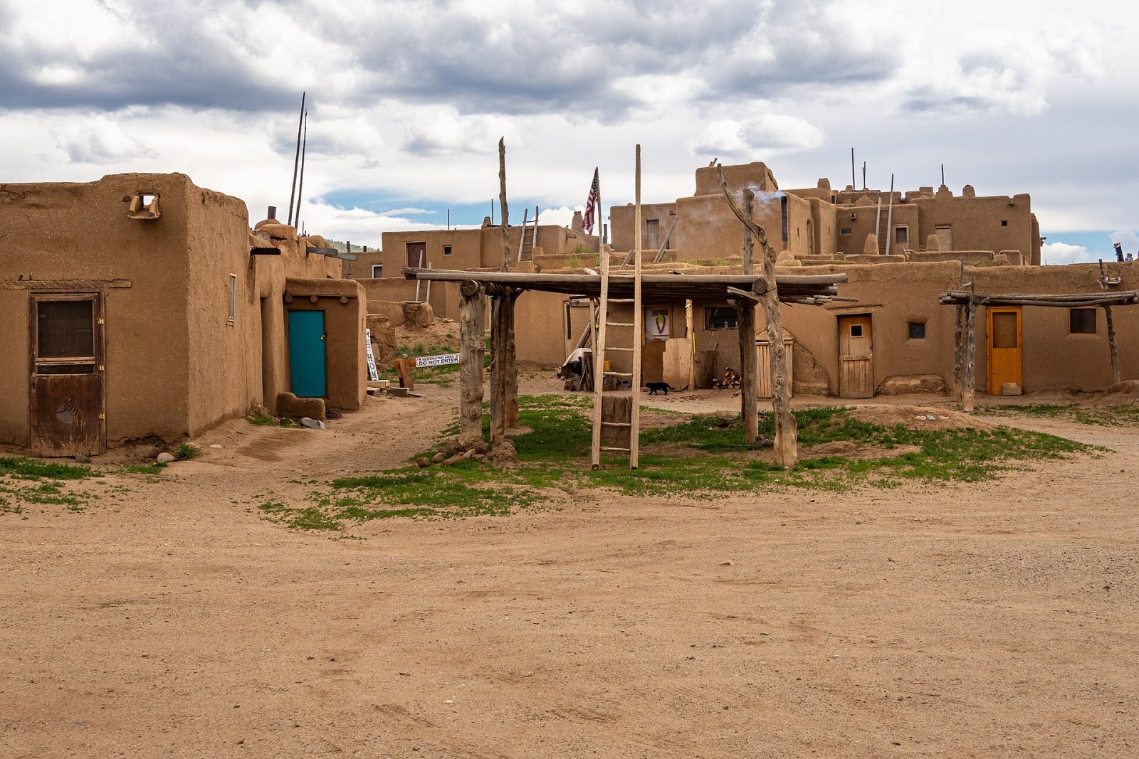 Descubre Taos Pueblo: un tesoro histórico en Nuevo México - Zhongwei | Secret World Trip Planner
