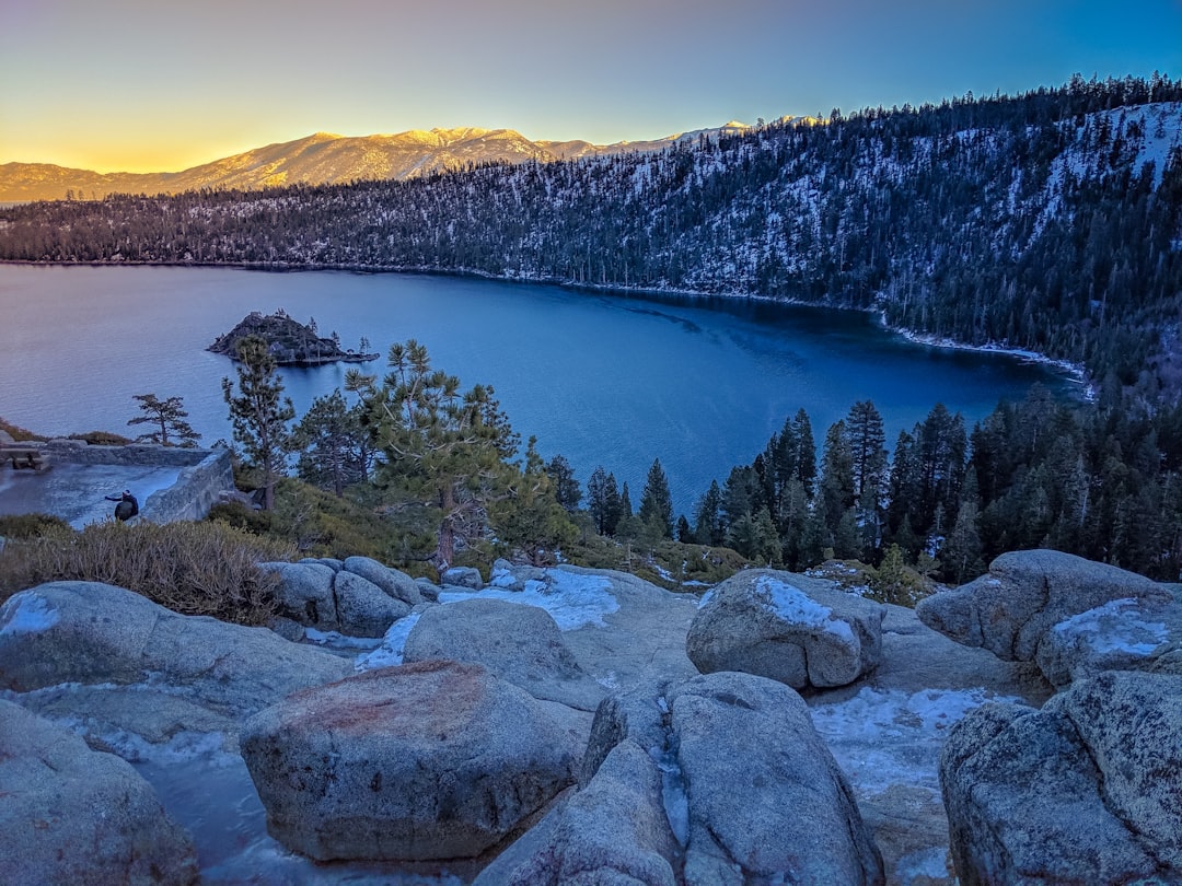 Descubre Lake Tahoe: un paraíso natural entre California y Nevada | Secret World Trip Planner