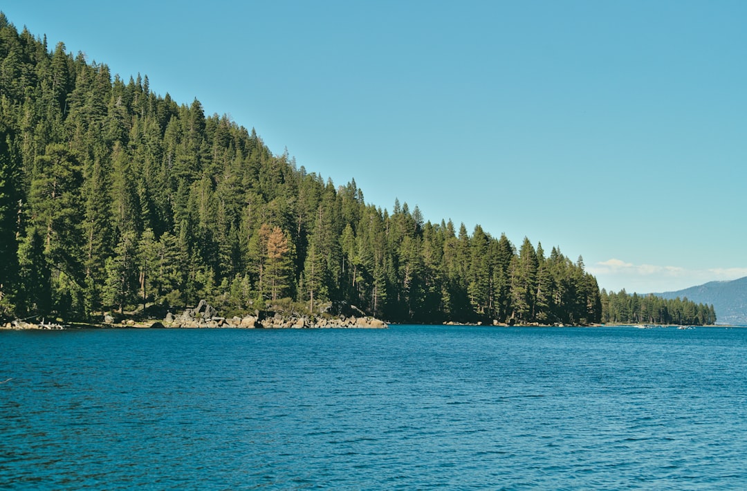 Descubre Emerald Bay State Park: una joya de California | Secret World Trip Planner