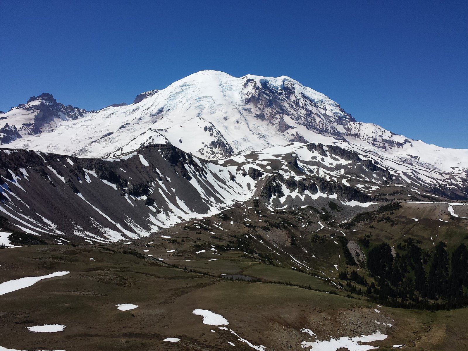 Descubre la impresionante belleza del Parque Nacional Mount Rainier | Secret World Trip Planner
