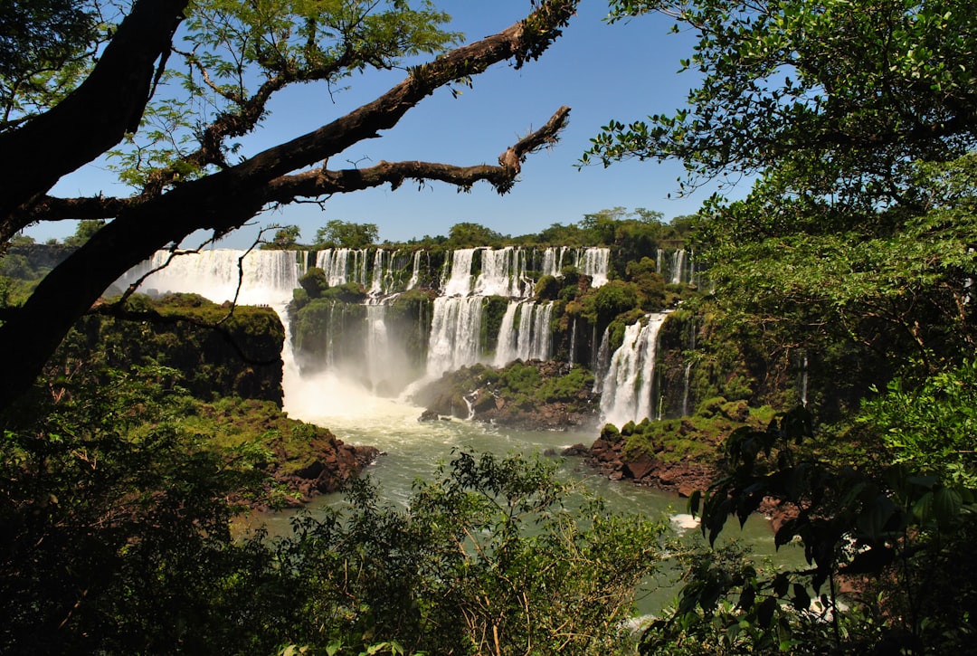 Descubre las Cataratas del Iguazú: un Paraíso Natural - N3370 Puerto Iguazu | Secret World Trip Planner