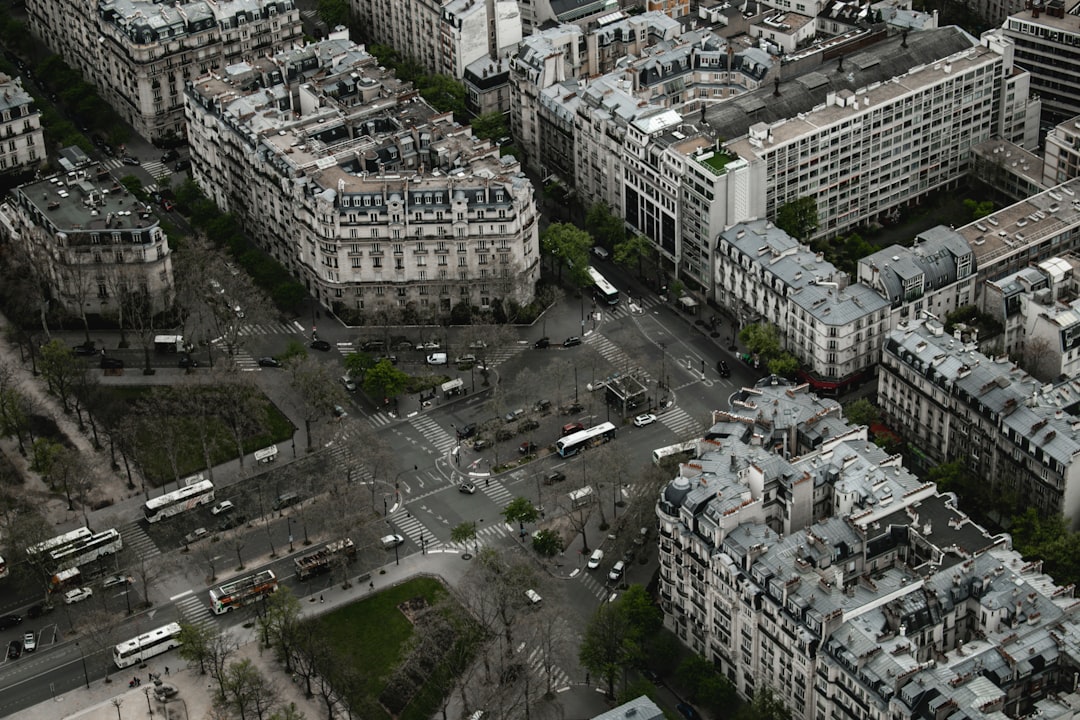 Jardim das Tulherias: Um Refúgio de Beleza em Paris - 75001 Parigi | Secret World Trip Planner
