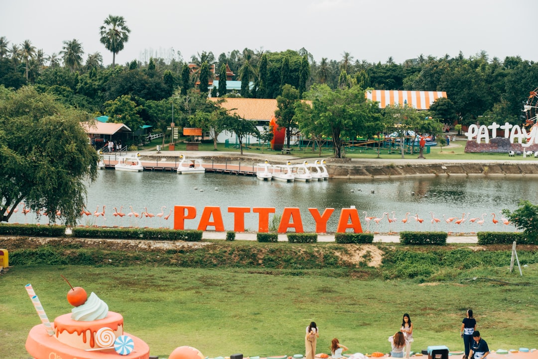 Descubre la magia de los jardines Nongnooch en Pattaya — Sattahip District