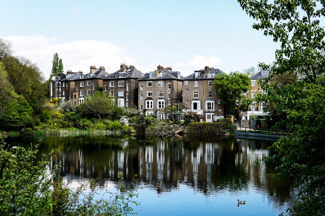 Discover Hampstead Heath: London's Hidden Gardens - Londra | Secret World Trip Planner