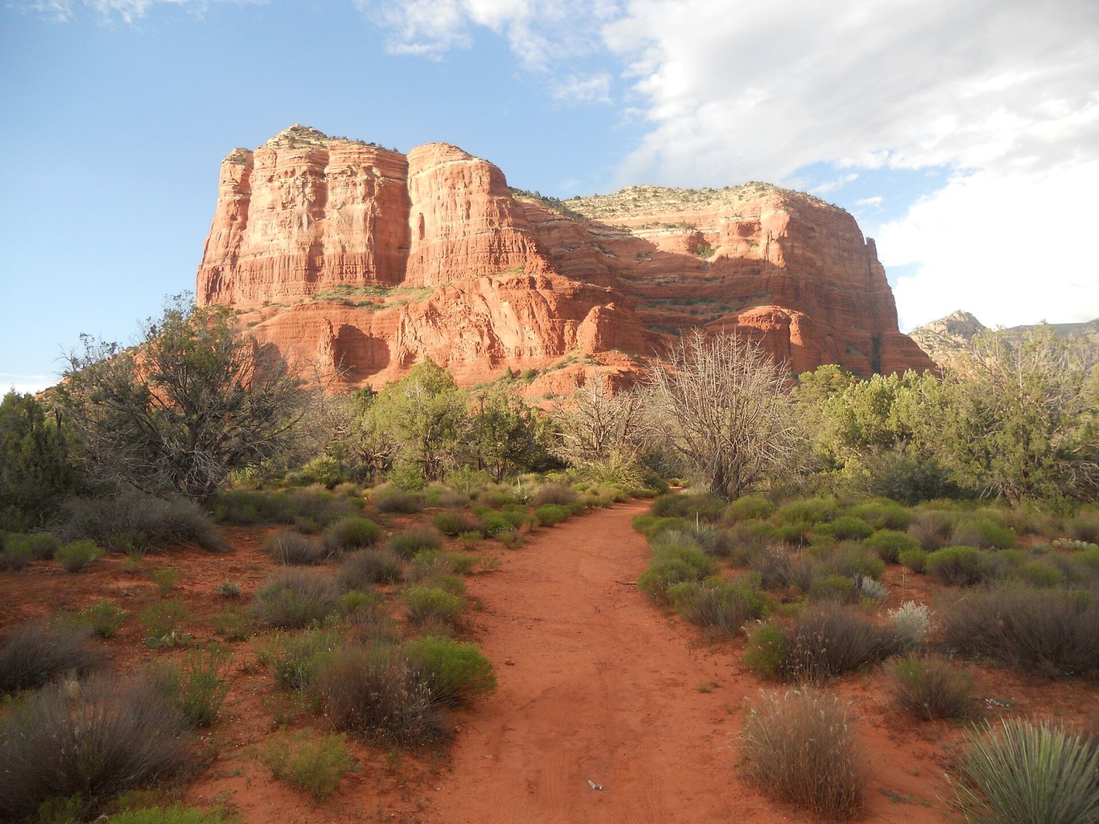 Entdecken Sie die Magie von Cathedral Rock in Sedona, Arizona - Sanmenxia | Secret World Trip Planner