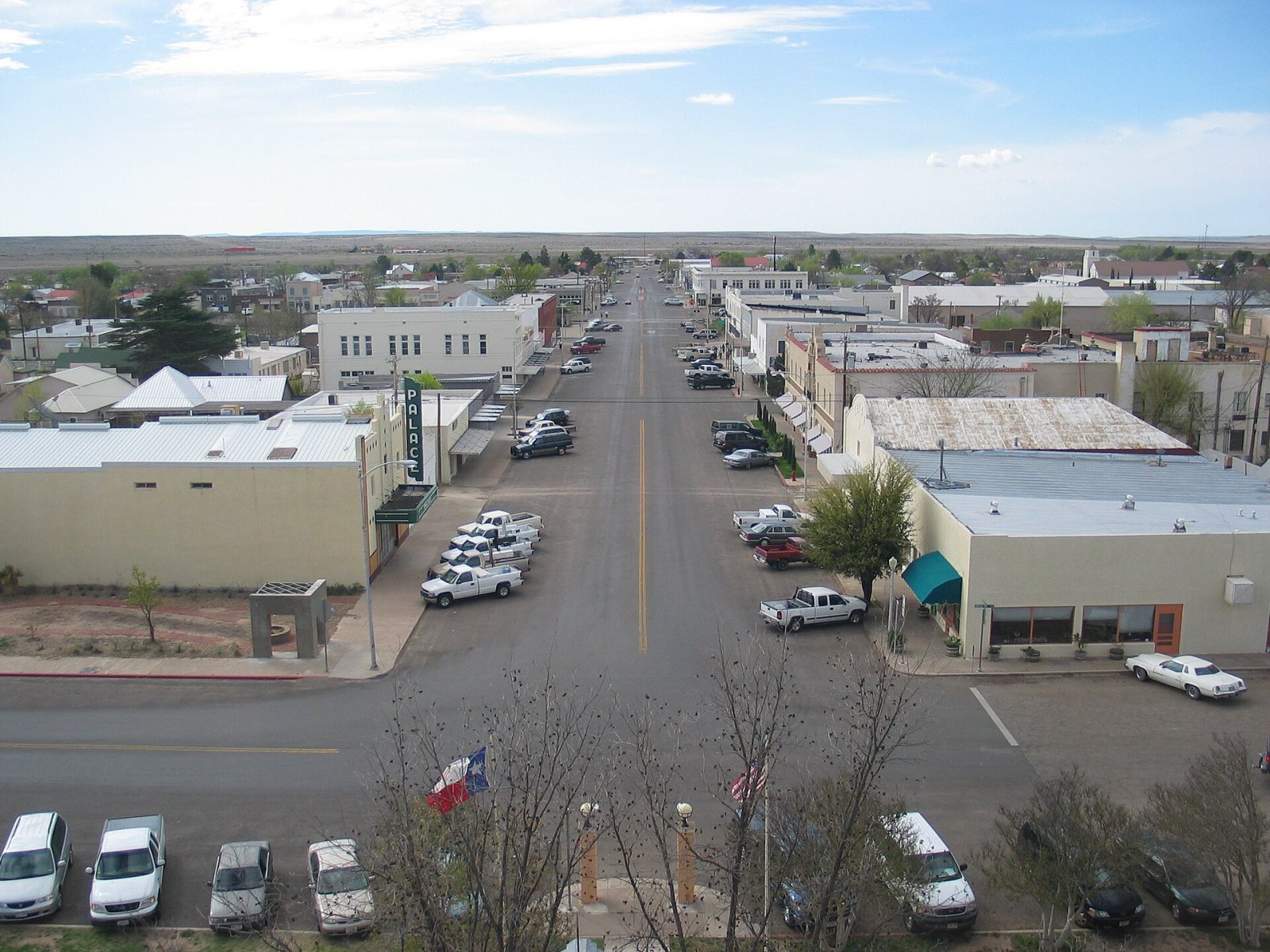 Marfa, Texas: Kunst und Geheimnis im Herzen der Wüste — Cheng Du Shi