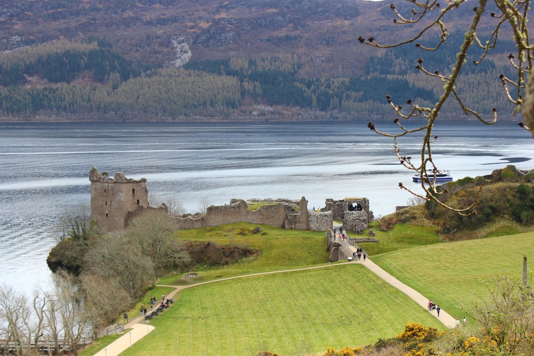 Descubriendo Loch Ness: el misterio y la belleza de Escocia | Secret World Trip Planner