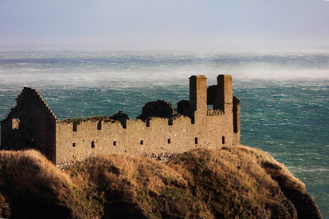 Explora la magia de Dunnottar Castle en Stonehaven | Secret World Trip Planner