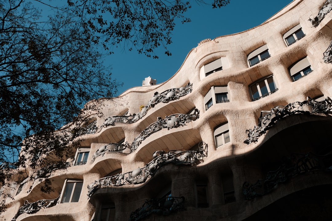 Descubre Casa Milà La Pedrera: Una Obra Maestra de Gaudí en Barcelona - Barcelona | Secret World Trip Planner