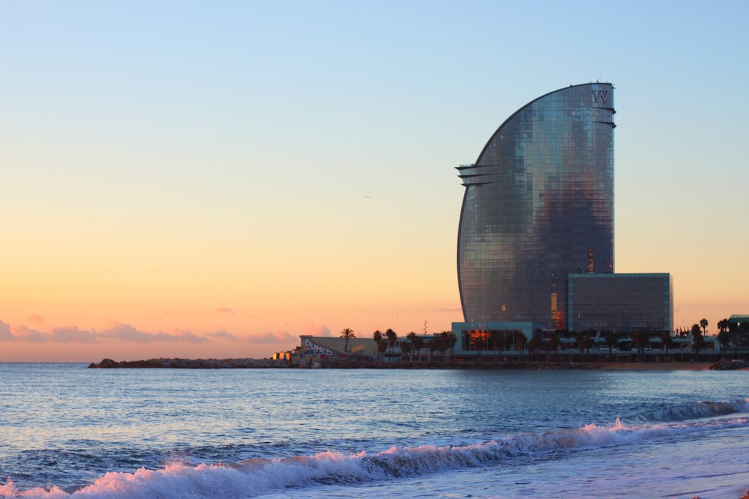 Descubre la Playa de Barceloneta: la joya de Barcelona - Barcelona | Secret World Trip Planner