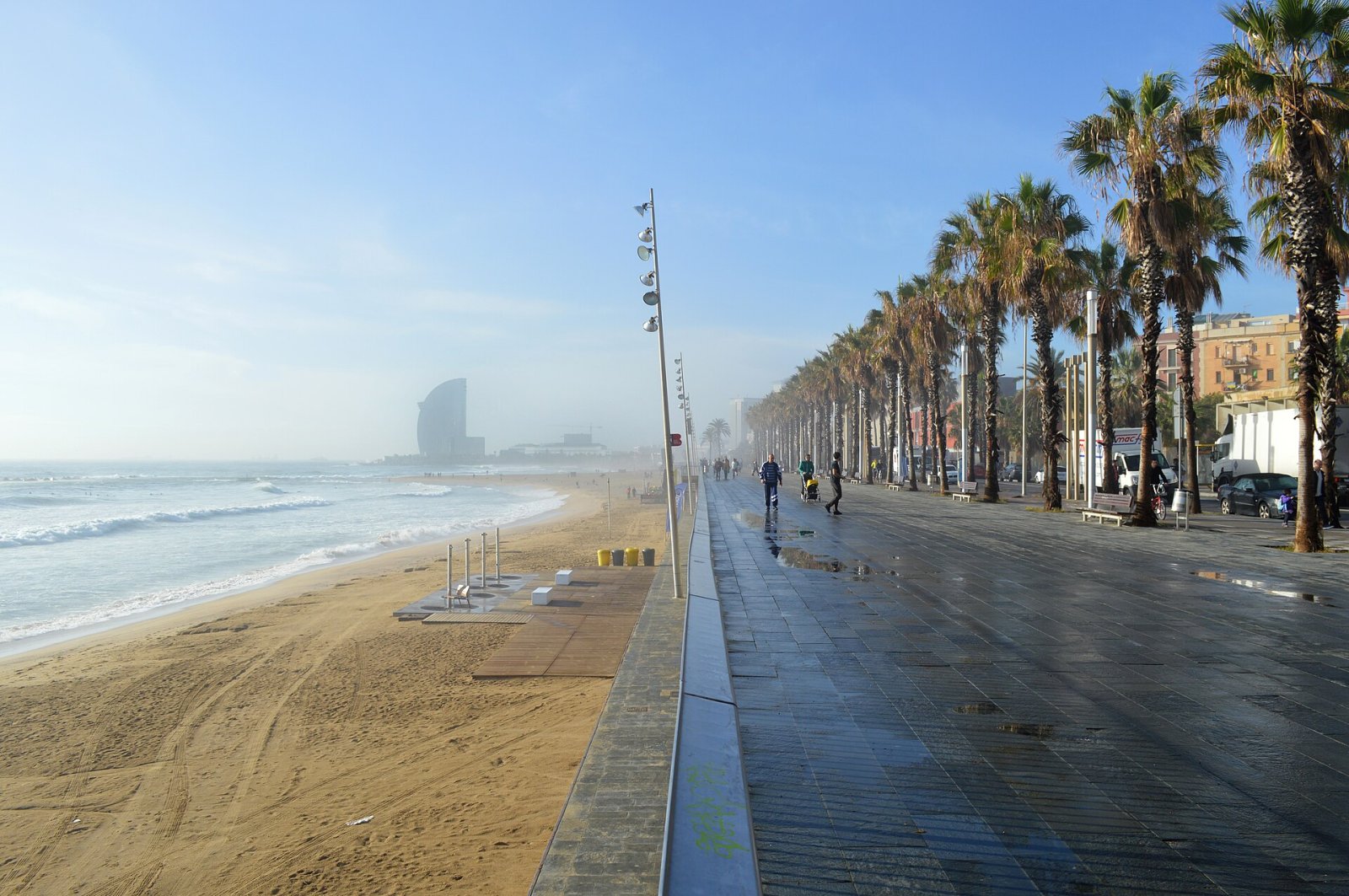 Descubre la Playa de Barceloneta: la joya de Barcelona - Barcelona | Secret World Trip Planner