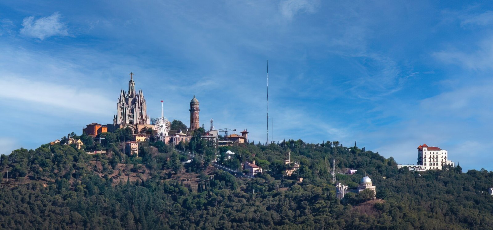 ティビダボを発見：バルセロナのパノラマビュー - Barcelona | Secret World Trip Planner