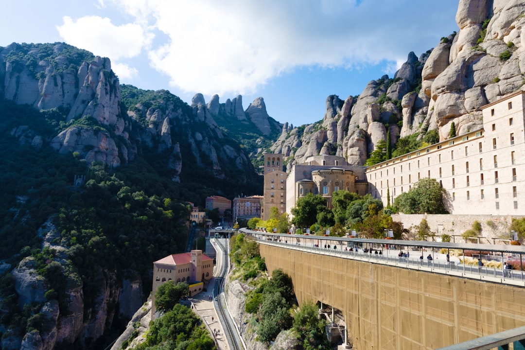 Descubre el Monasterio de Montserrat: una joya de Cataluña - Monestir de Montserrat | Secret World Trip Planner
