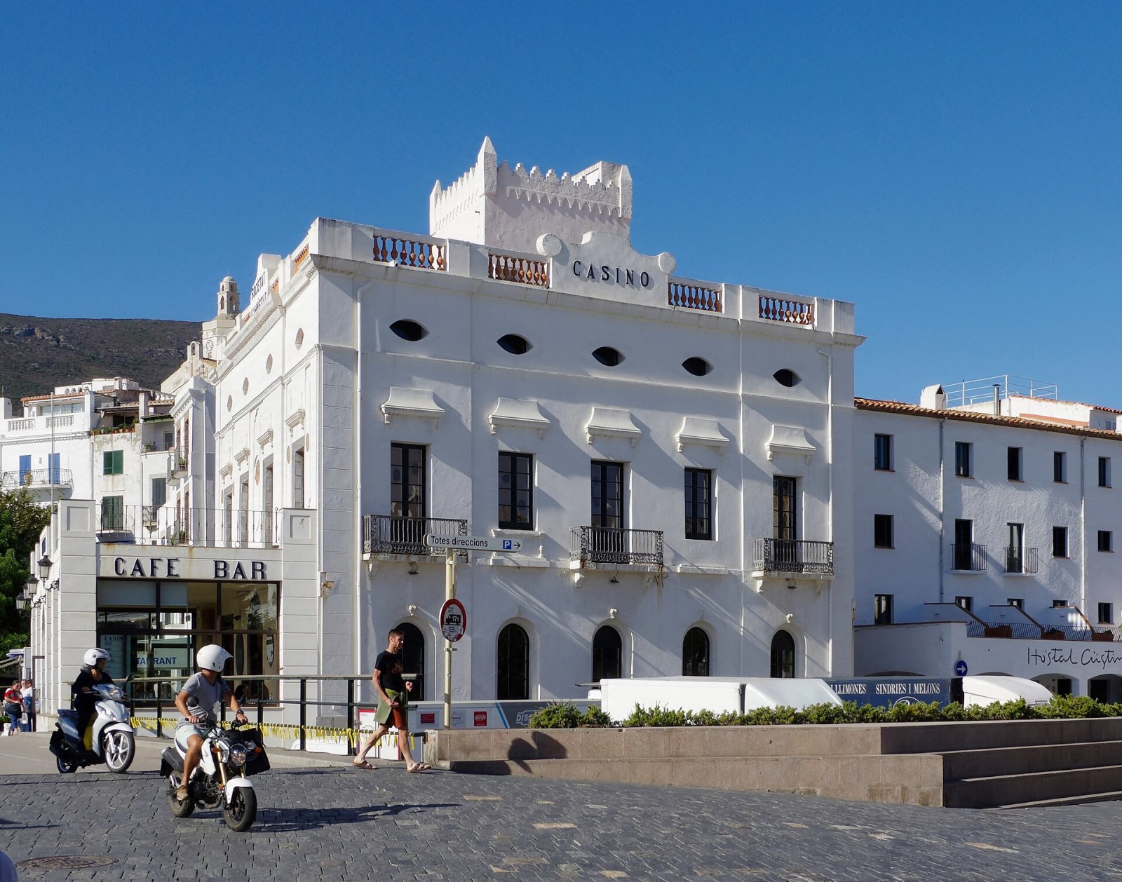 Descubriendo Cadaqués: una joya de la Costa Brava - Cadaqués | Secret World Trip Planner