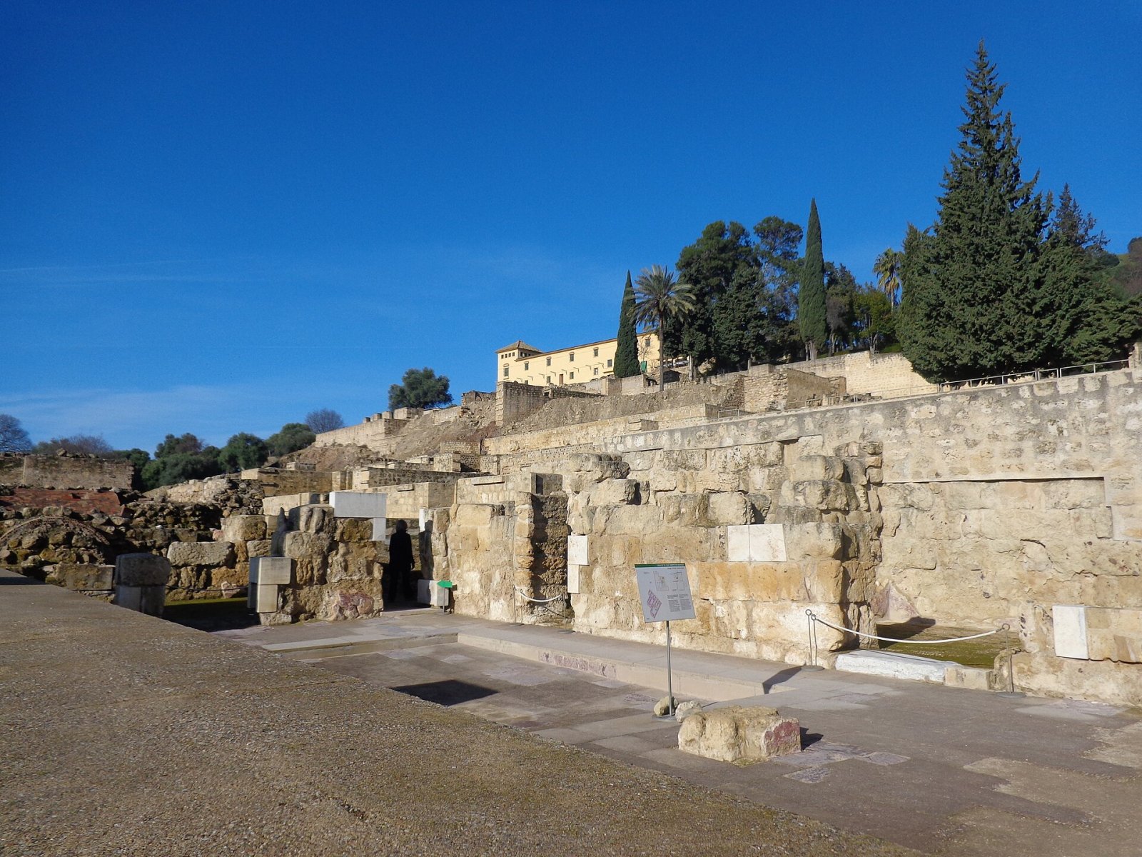 Scopri la magia di Medina Azahara: storia e bellezze di Córdoba | Secret World Trip Planner