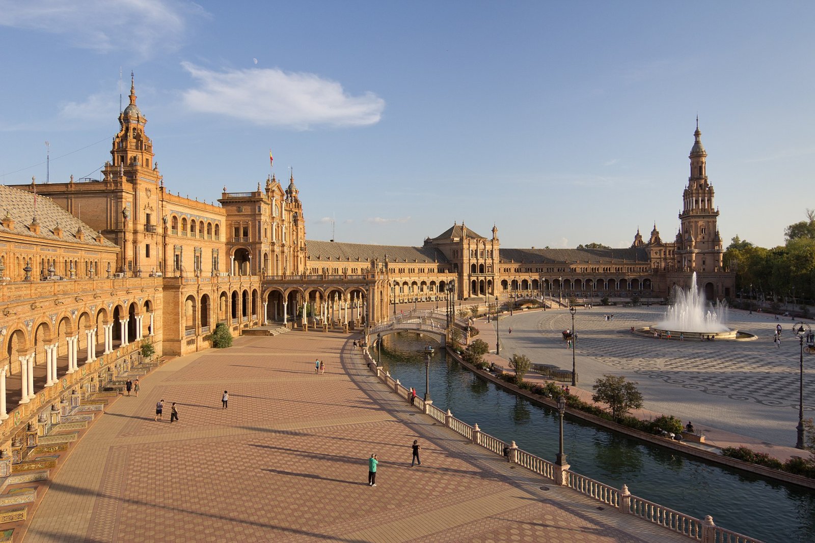 Descubre la Plaza de España en Sevilla: una joya de Andalucía | Secret World Trip Planner