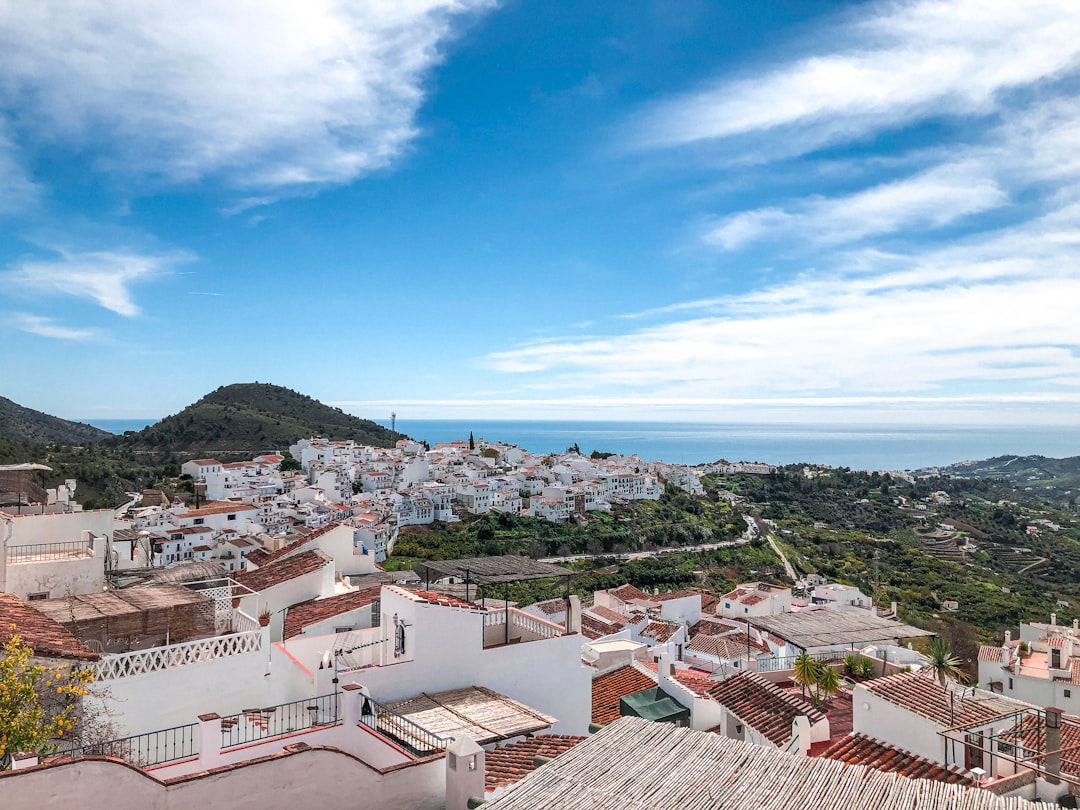 Frigiliana: Ein weißer Juwel Andalusiens - Baghlia | Secret World Trip Planner