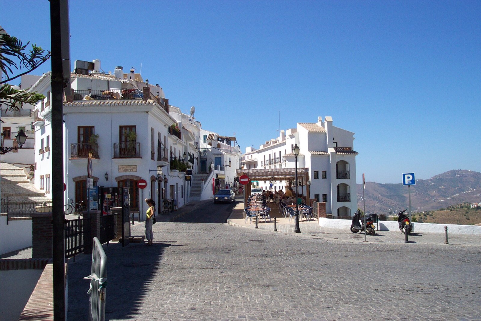 Frigiliana : Un bijou blanc d'Andalousie - Baghlia | Secret World Trip Planner