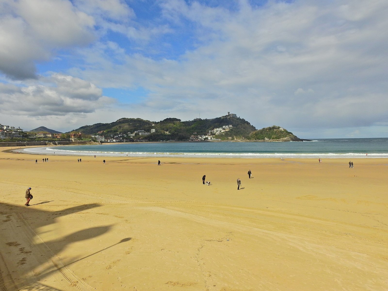 La Playa de La Concha: Un Paraíso en San Sebastián - Castelnaudary | Secret World Trip Planner