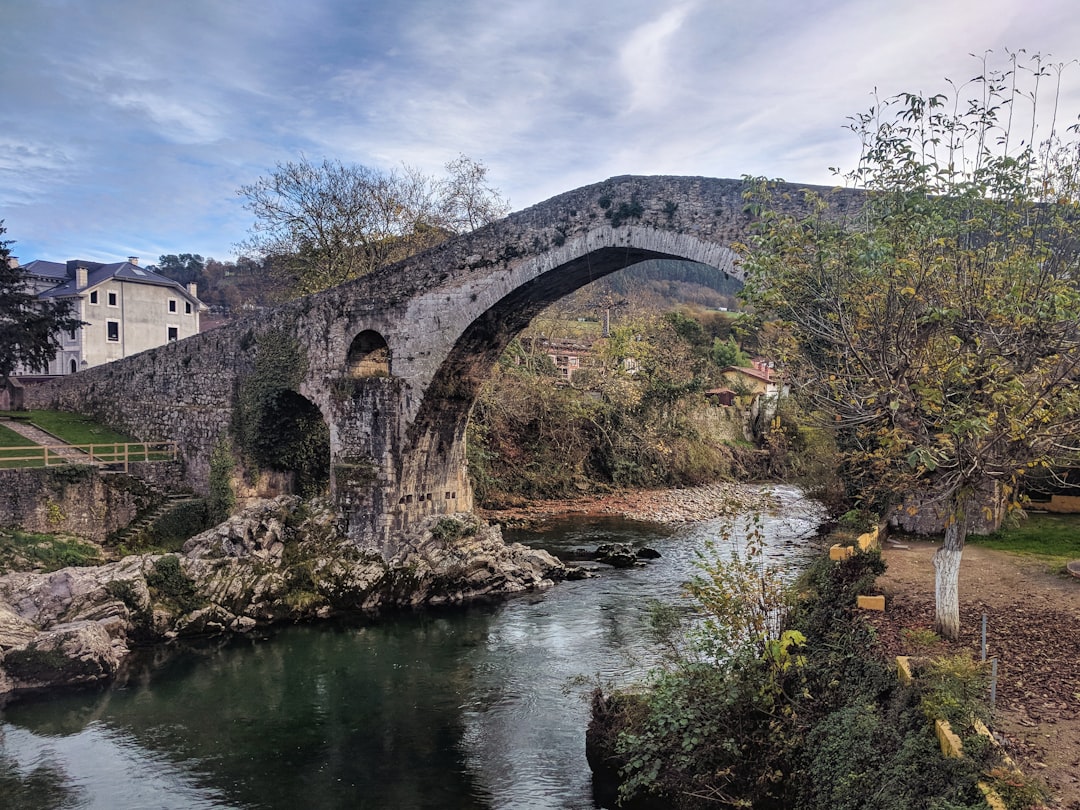 Découvrez le Sanctuaire de Covadonga : un joyau culturel en Espagne - Martigues | Secret World Trip Planner
