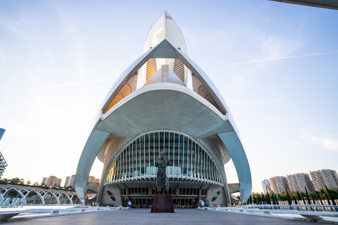 Découvrez la Cité des Arts et des Sciences de Valence | Secret World Trip Planner