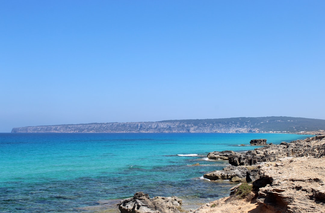 Scopri le Spiagge di Formentera: Un Paradiso Naturale - Illes Balears | Secret World Trip Planner