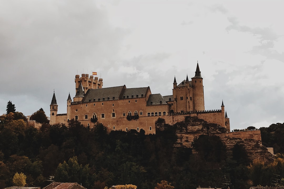 Scopri l'Alcázar di Segovia: un castello da fiaba in Spagna | Secret World Trip Planner