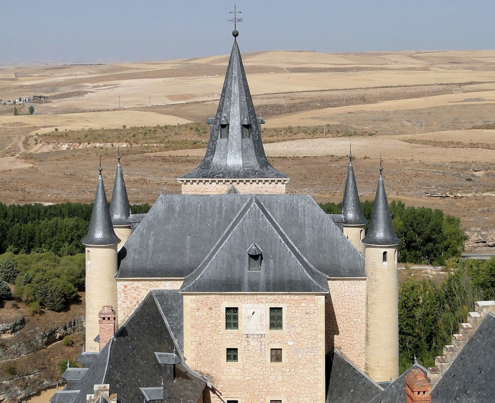Entdecken Sie das Alcázar von Segovia: ein Märchenschloss in Spanien | Secret World Trip Planner
