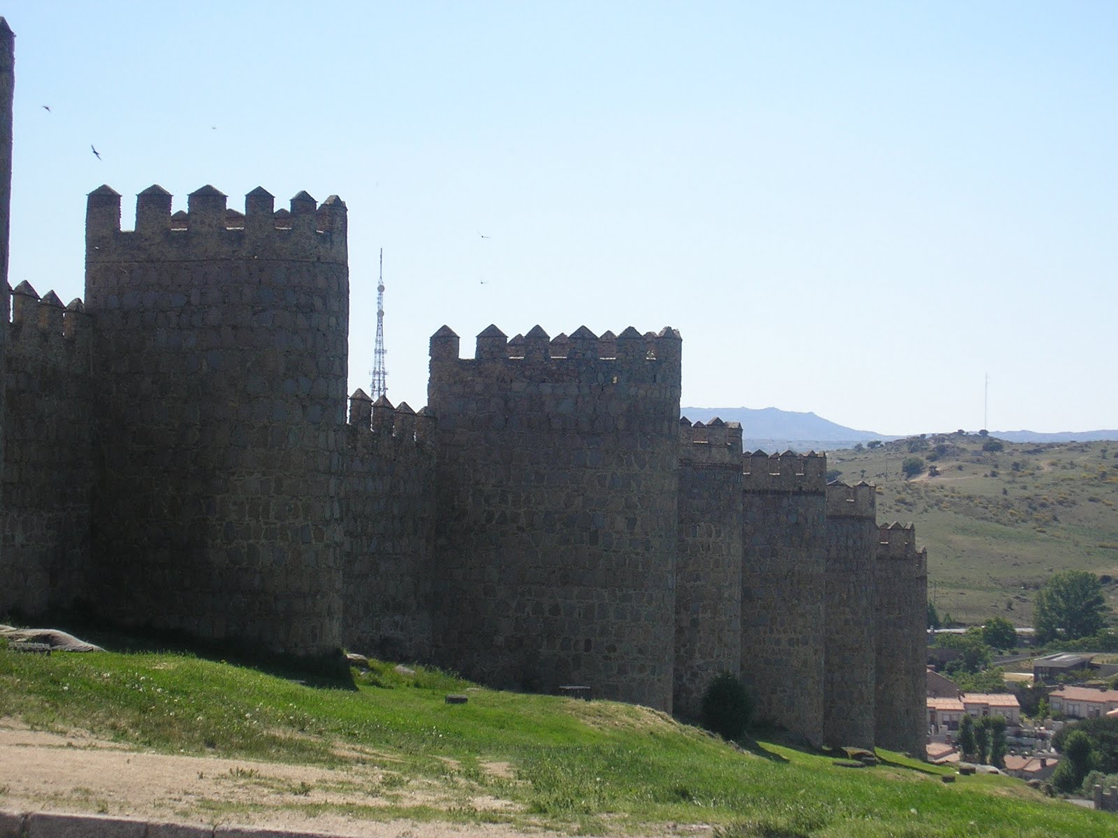 Scopri le Mura di Ávila: Un Viaggio nella Storia | Secret World Trip Planner
