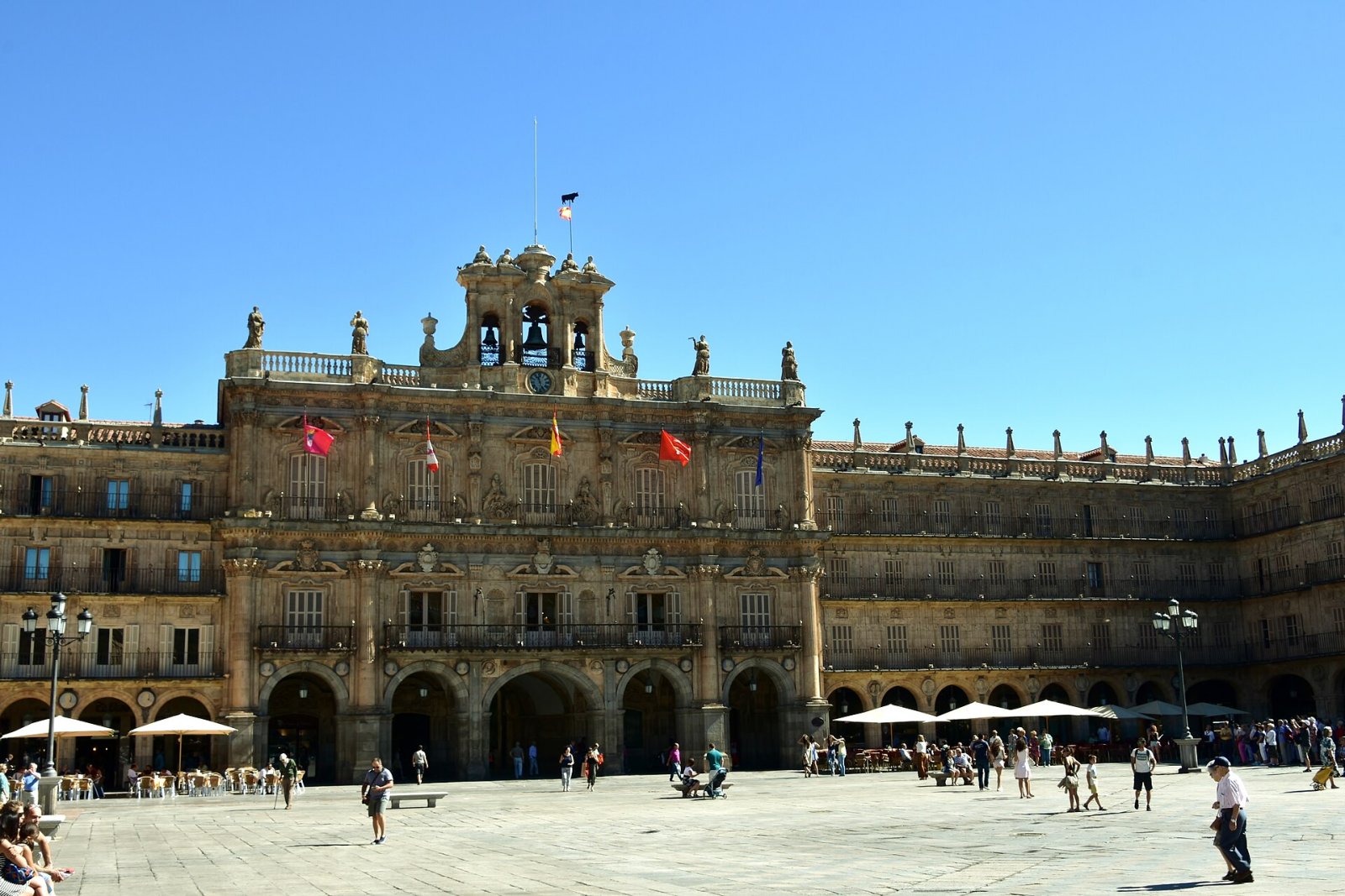 Descubra a Plaza Mayor de Salamanca: História e Encanto | Secret World Trip Planner