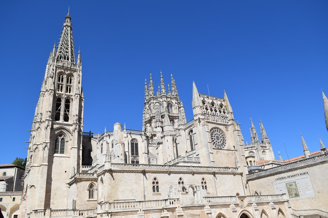 Descubre la majestuosa Catedral de Burgos: una obra maestra gótica | Secret World Trip Planner