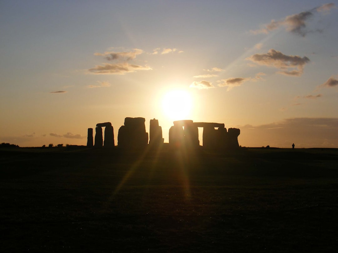 Scopri Stonehenge: il misterioso monumento preistorico nel Regno Unito | Secret World Trip Planner