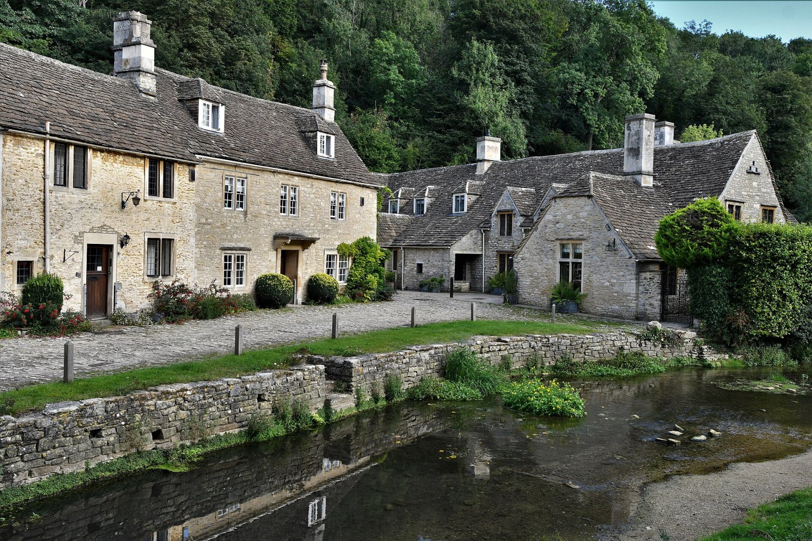 Открытие Castle Combe: самый красивый деревня в Англии | Secret World Trip Planner