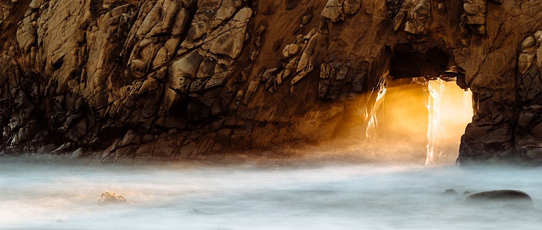 Pfeiffer Beach entdecken: Der Traumstrand in Big Sur - Big Sur | Secret World Trip Planner