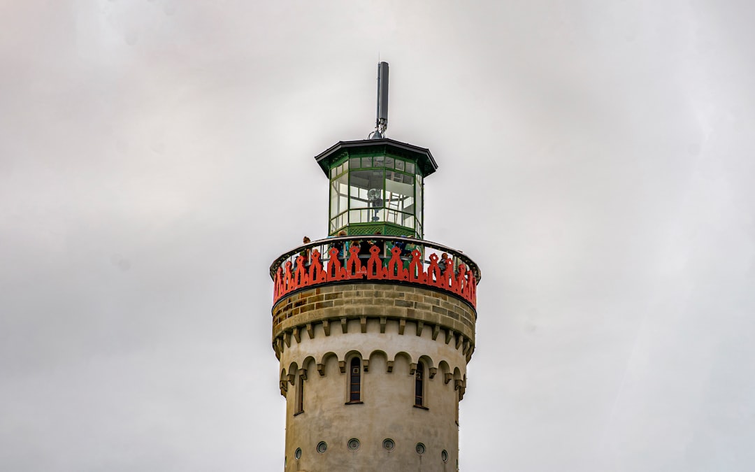 Descubra o Neuer Leuchtturm de Lindau: um farol no Lago - Hafenpl. | Secret World Trip Planner
