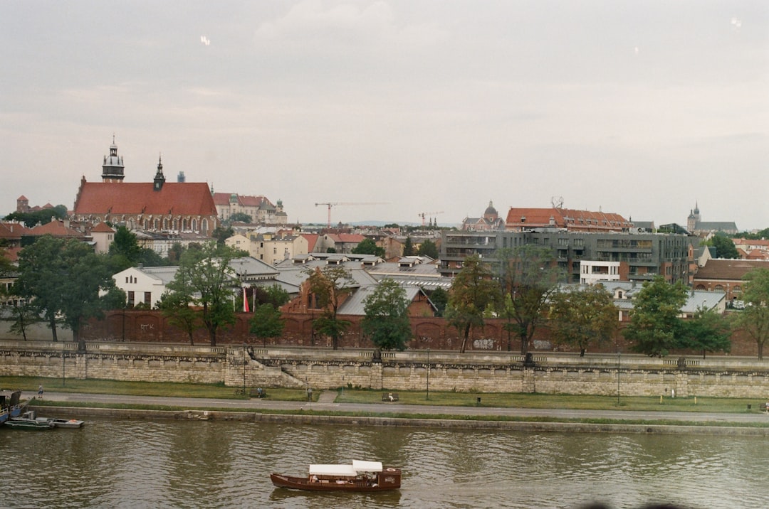 Parque Strzelecki: Arte Contemporáneo en Kraków - Zygmunta Augusta 7 | Secret World Trip Planner
