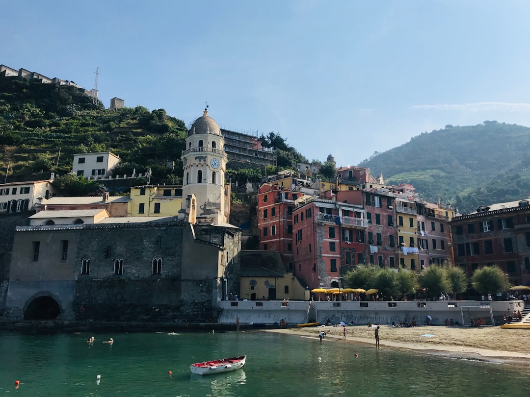 夢の小道：チンクエッテレ国立公園の魅力 - 19018 Vernazza SP | Secret World Trip Planner