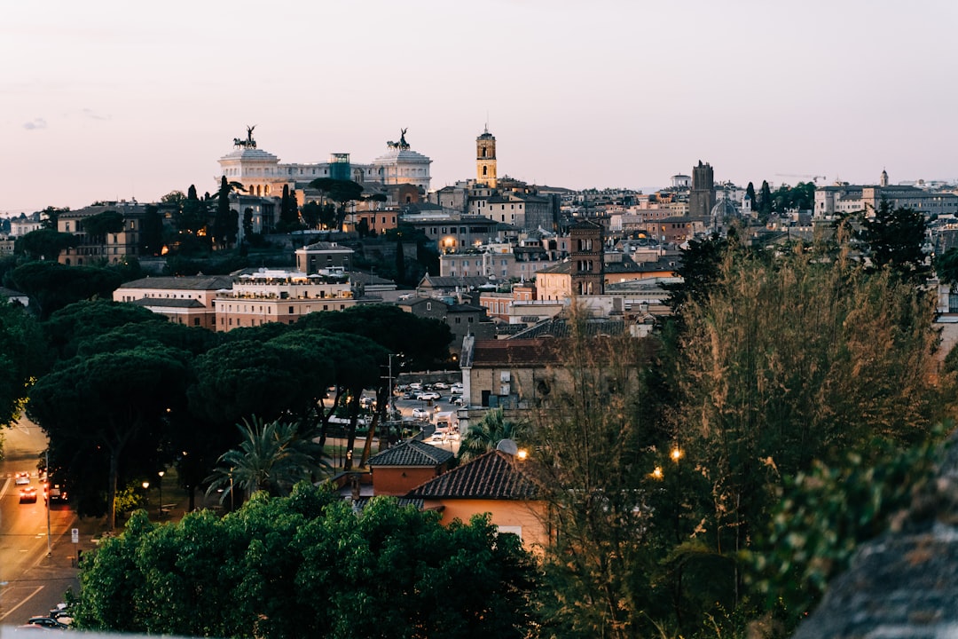 Secret World vs Google Trips: ローマの最適な旅行プランナー - Roma | Secret World Trip Planner