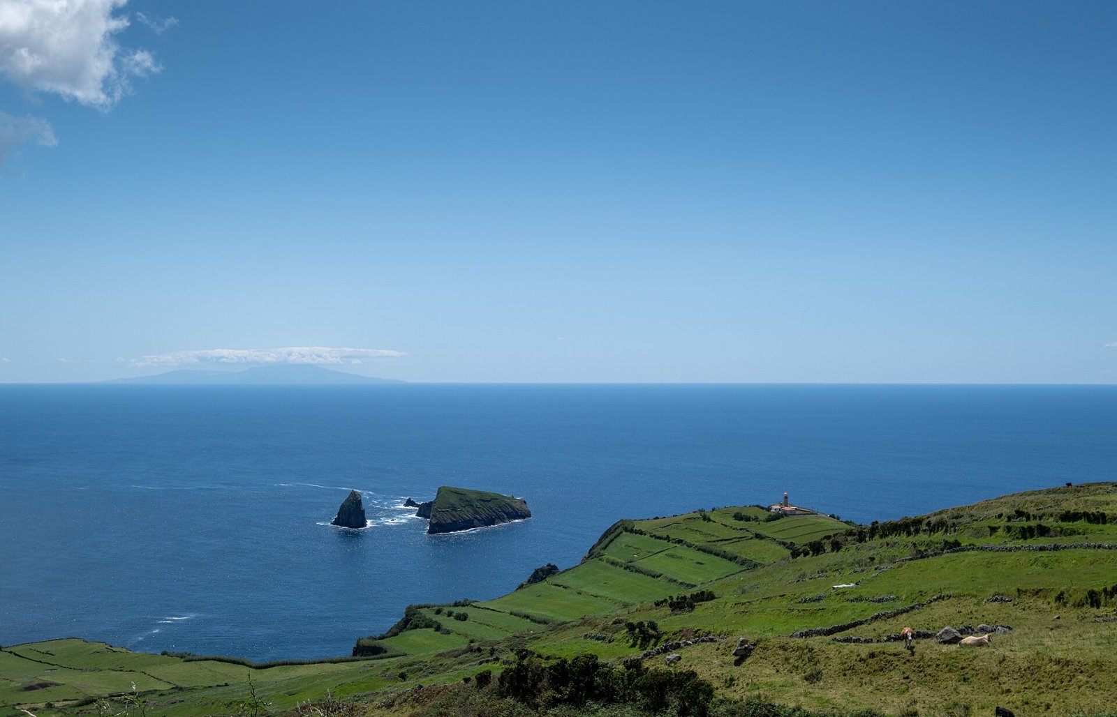 Descubre el Farol do Carapacho: una joya de las Azores - Carapacho | Secret World Trip Planner