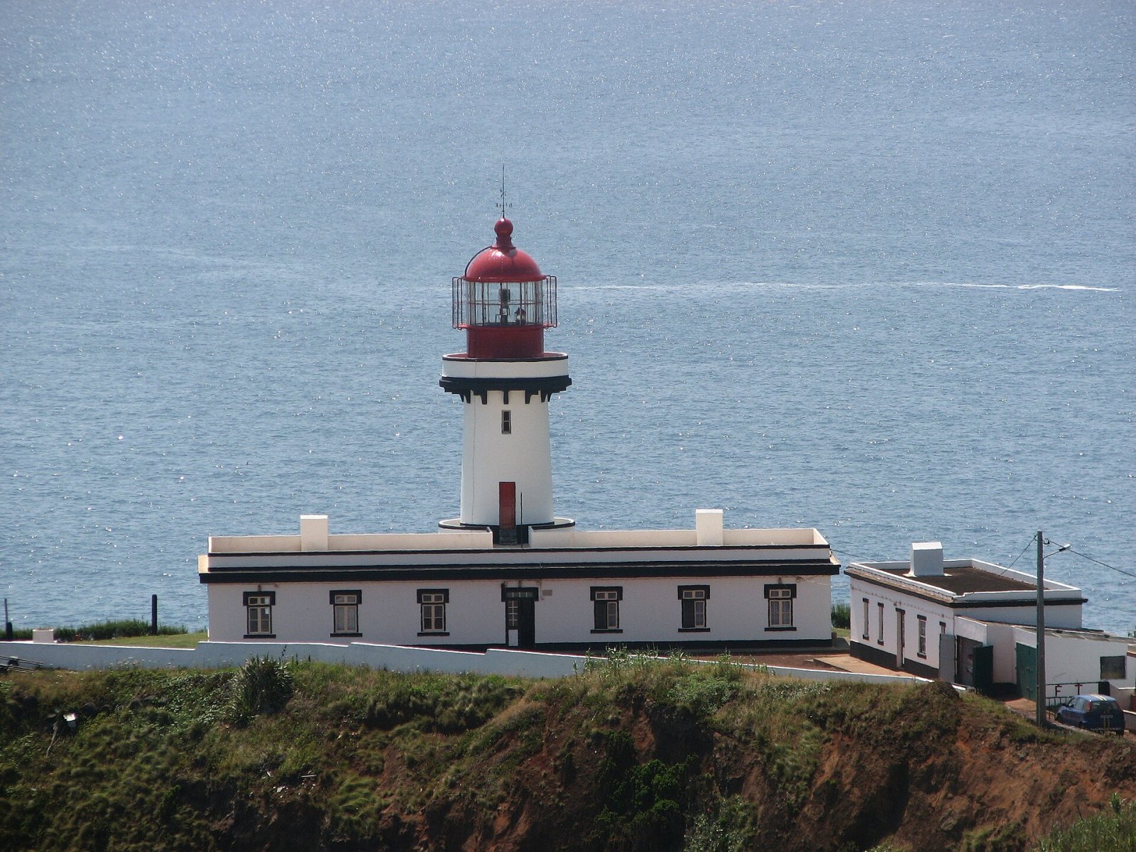 Découvrez le Farol da Ponta do Topo : Un phare à visiter au Portugal - Topo | Secret World Trip Planner
