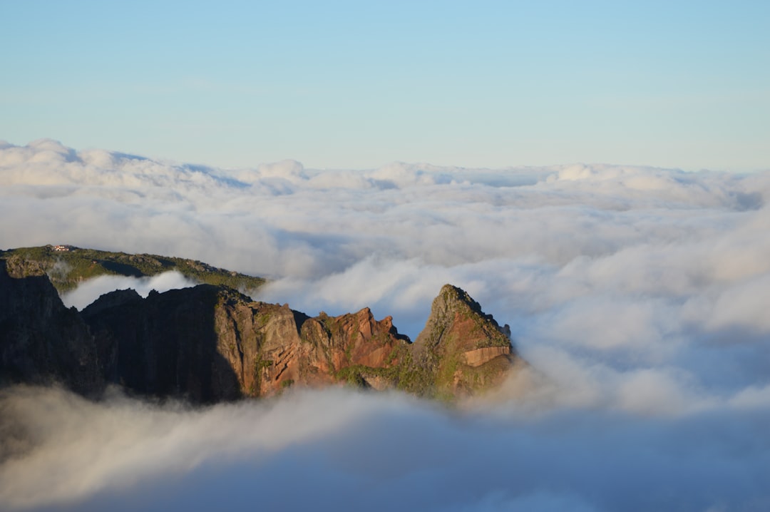 ピコ・ド・アレイロを発見：マデイラの宝石 - São Roque do Faial | Secret World Trip Planner