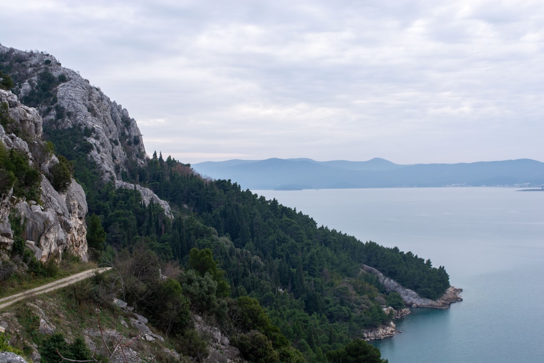 Descubre Vučjak: una joya natural en Croacia - Volarice | Secret World Trip Planner